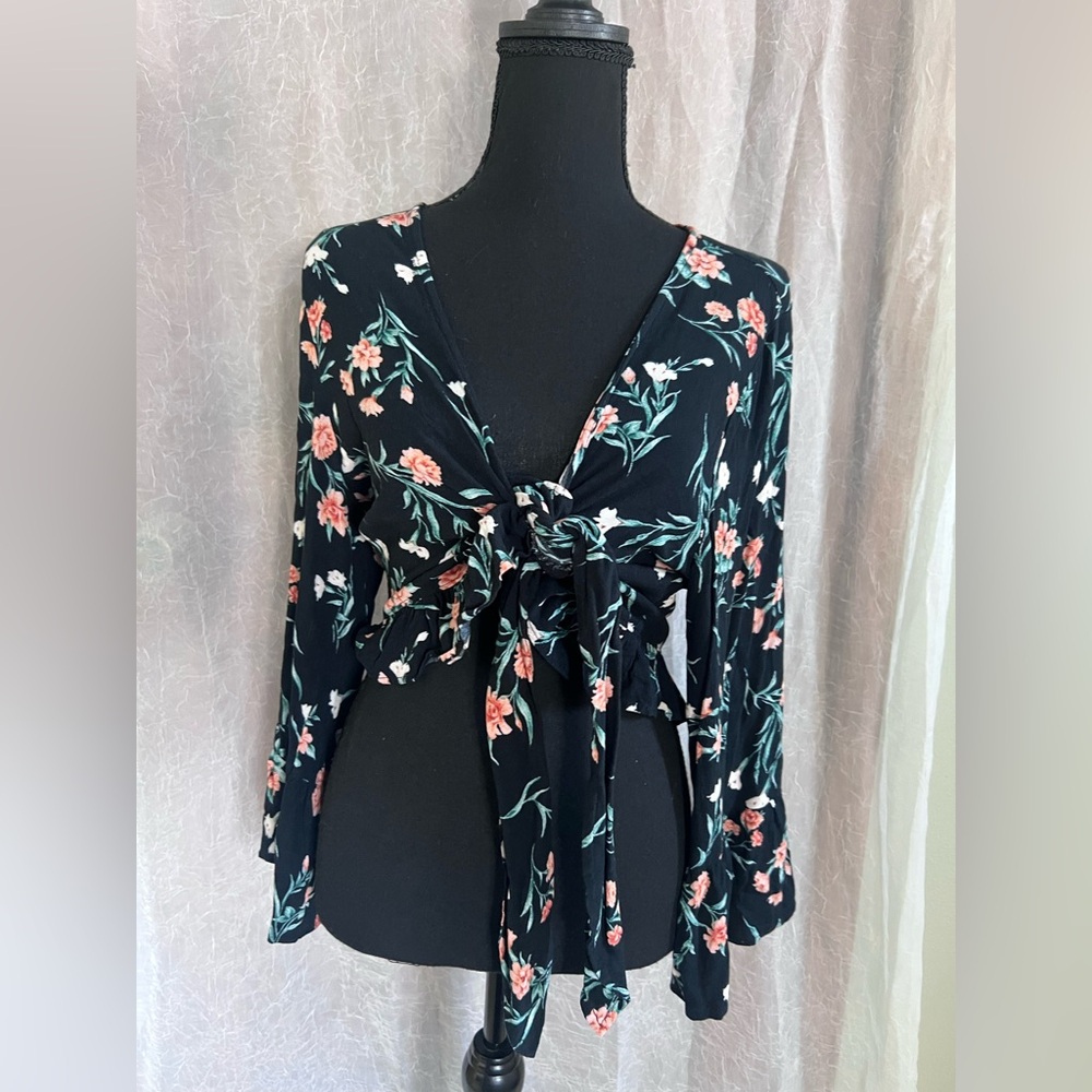 American Eagle Outfitters Black Floral Tie-Front Blouse